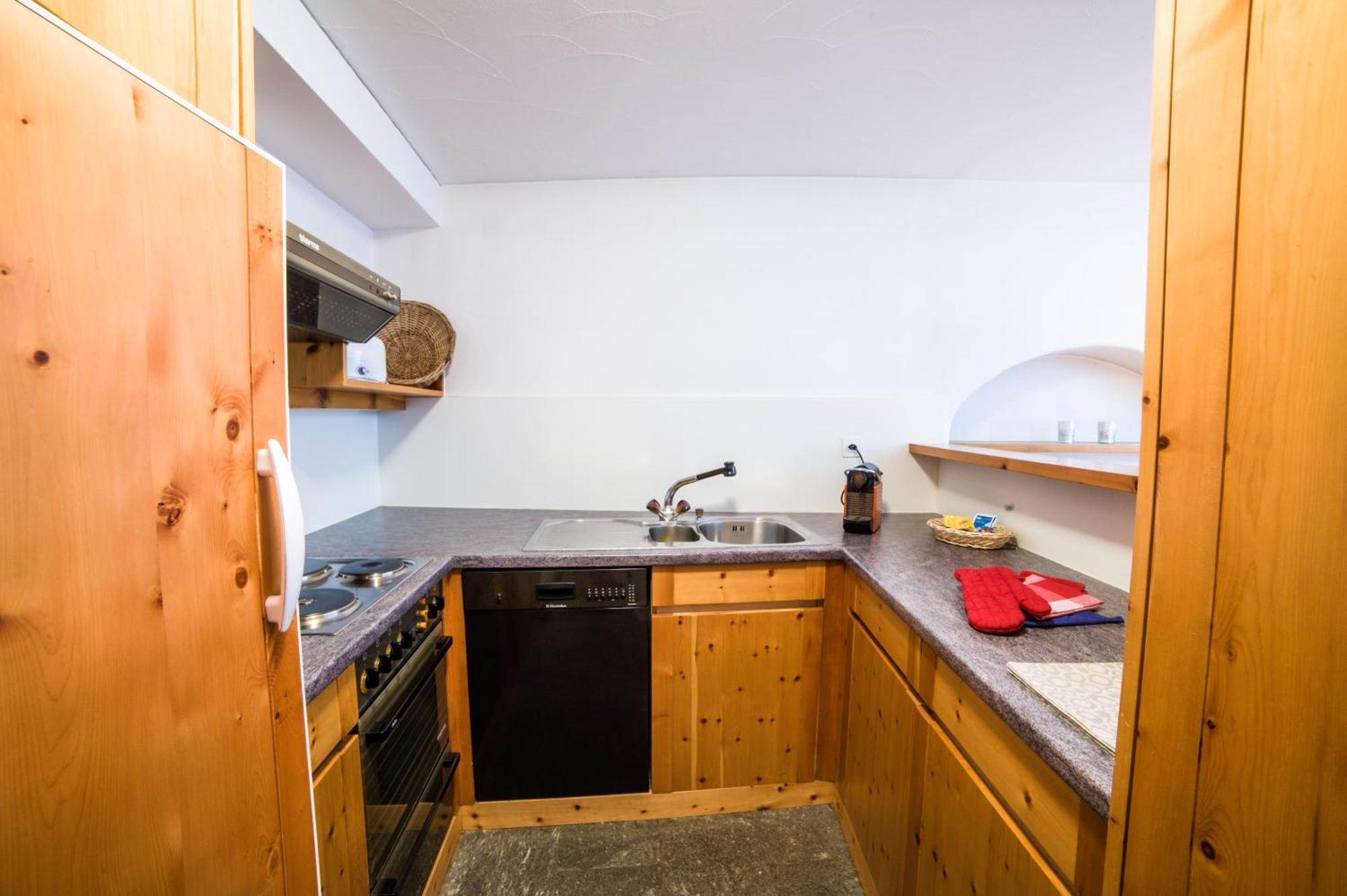 Chesa Michel Apartment Bever Cameră foto