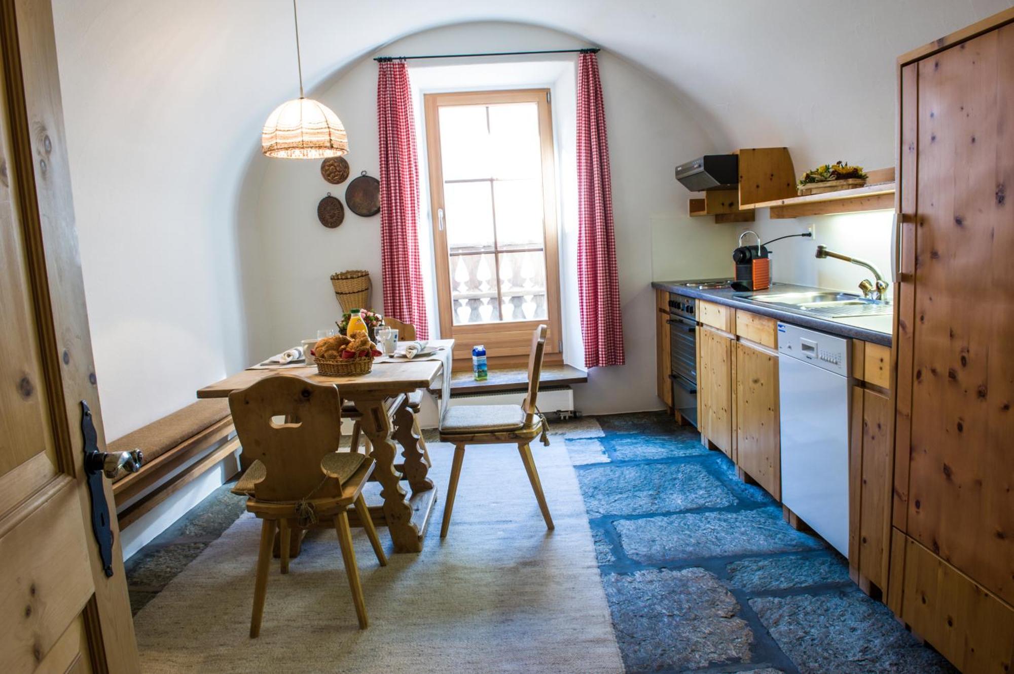 Chesa Michel Apartment Bever Cameră foto