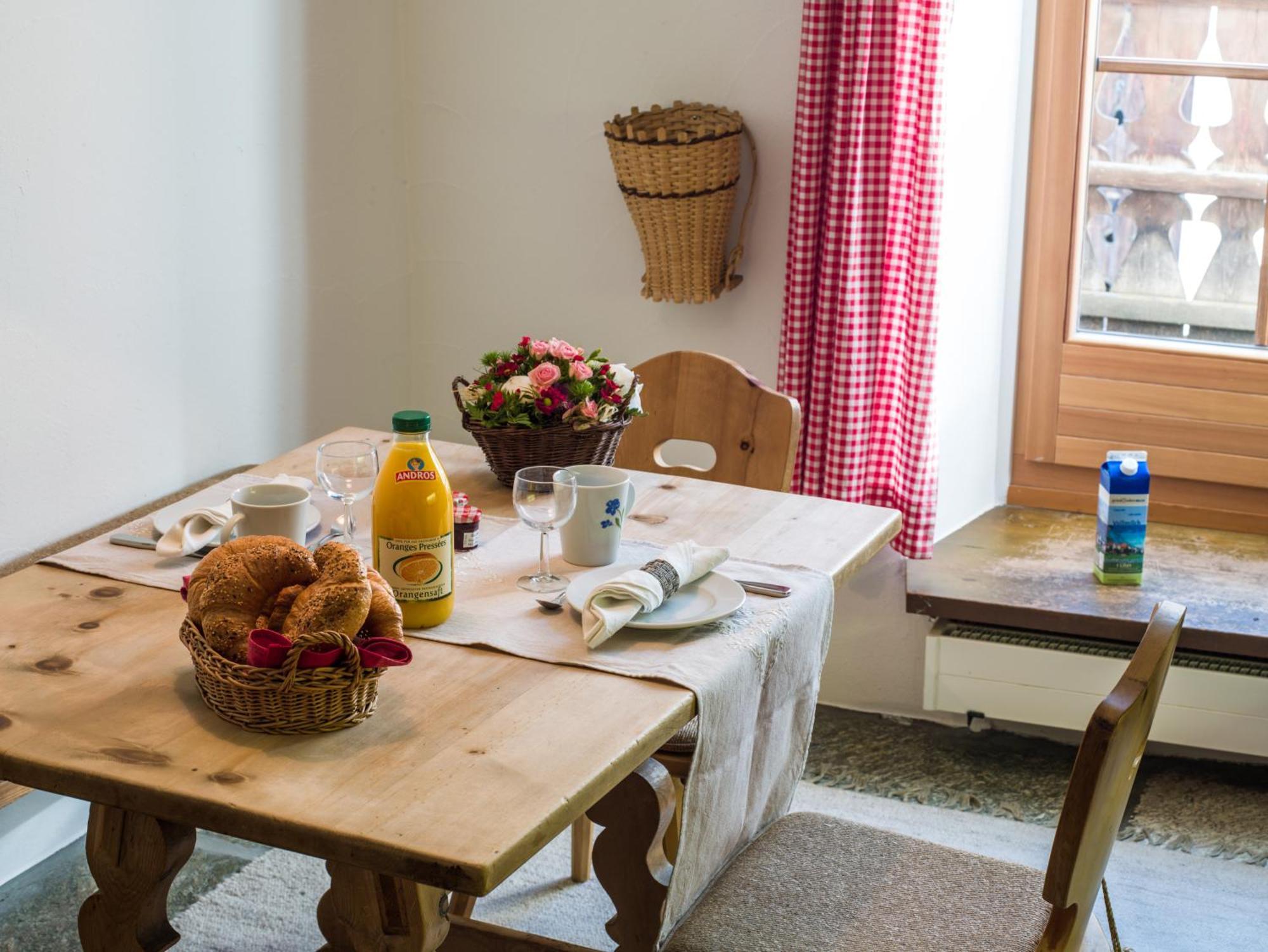 Chesa Michel Apartment Bever Cameră foto