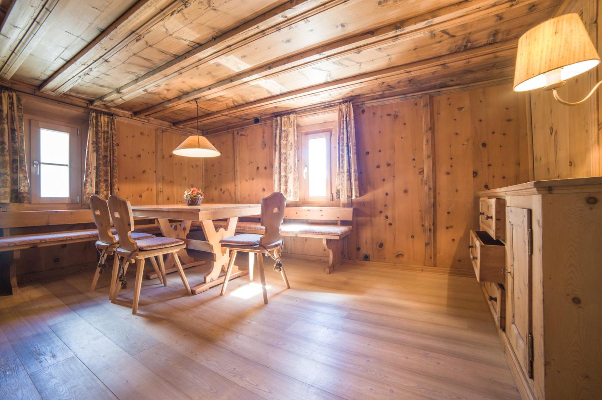 Chesa Michel Apartment Bever Cameră foto